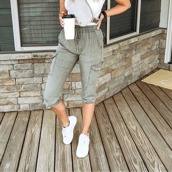 Green cargo joggers 💚 - Picture 2 of 6